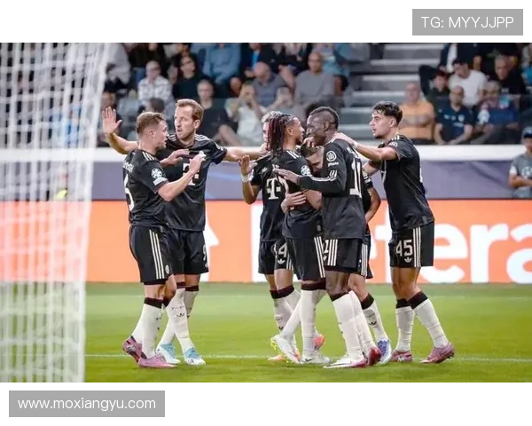 德甲最佳阵容拜仁霸榜凯恩奥利塞领衔 德甲最佳阵容拜仁霸榜凯恩奥利塞领衔